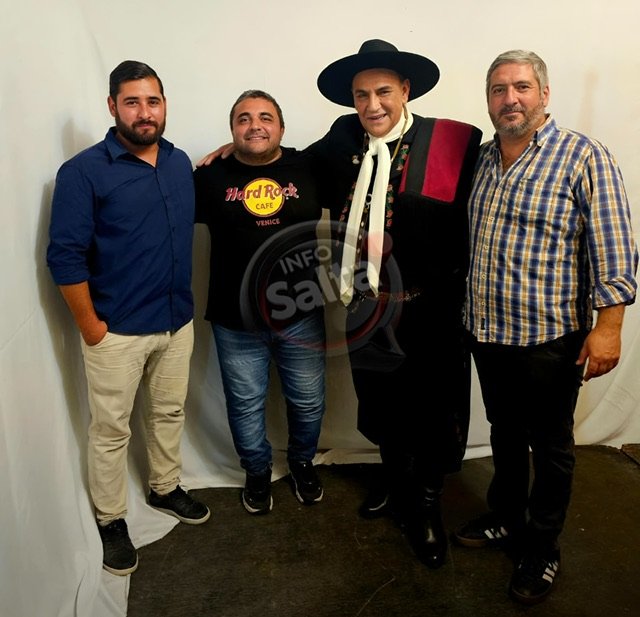 Los Intendentes José Issa y Federico Sacca con El Chaqueño Palavecino